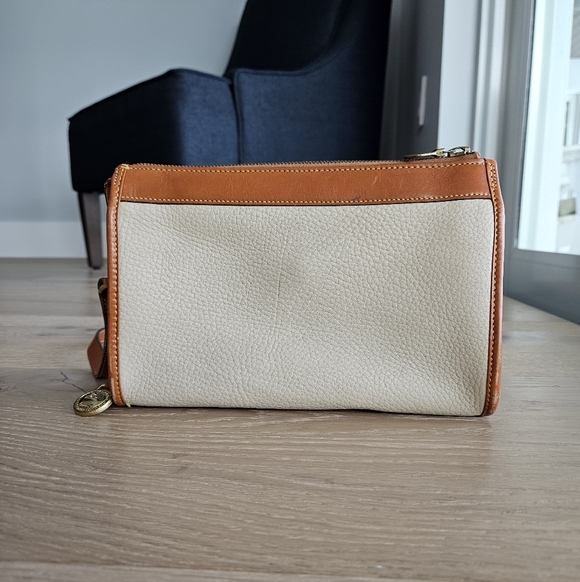 Dooney & Bourke Leather Crossbody Bag EUC - Picture 2 of 16